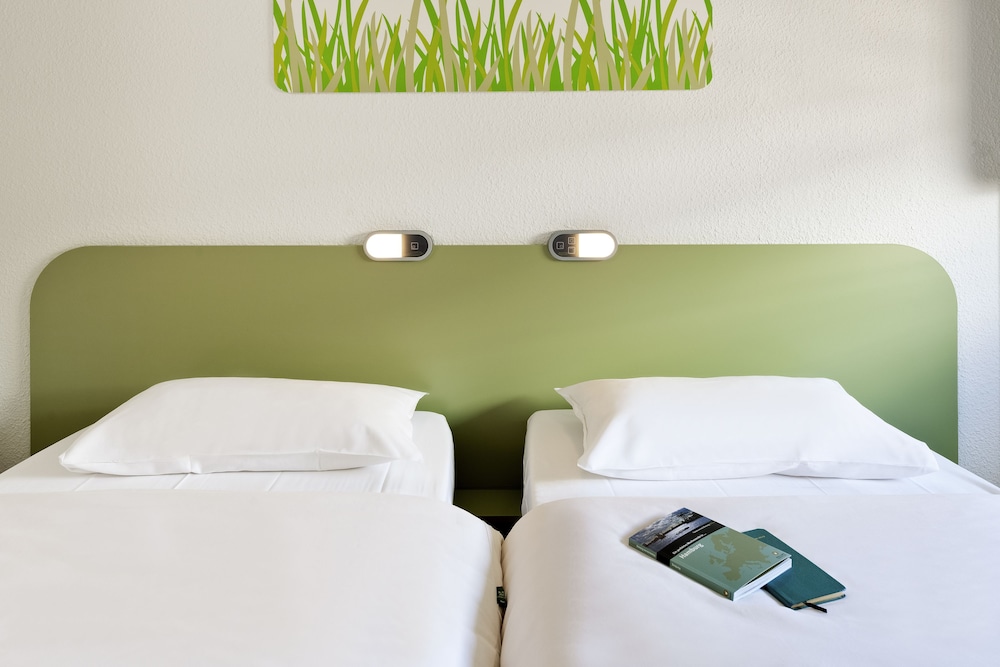 Room, 2 Twin Beds - Photo 2