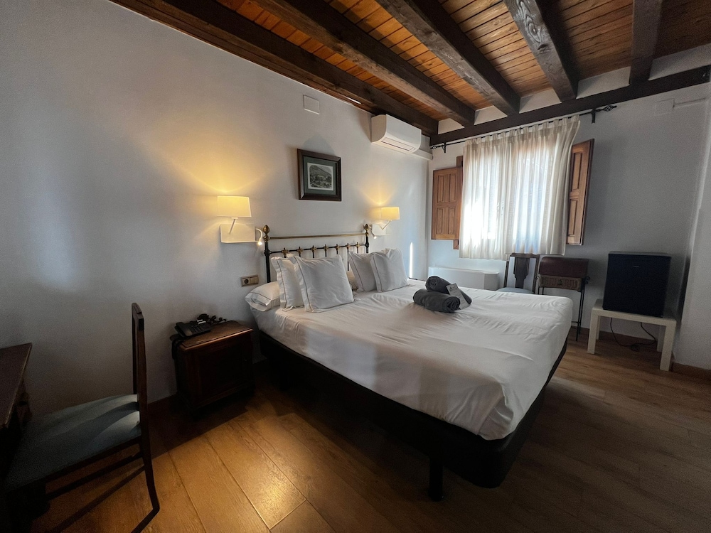 Standard Double Room photo 2