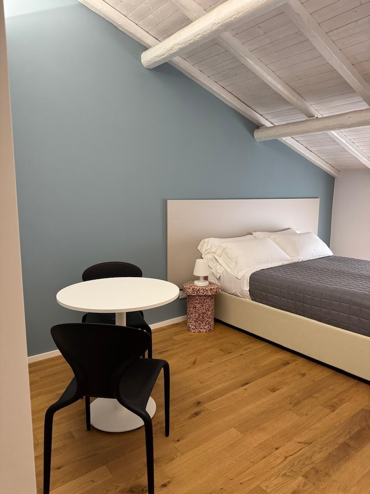 Deluxe Double or Twin Room, Courtyard View