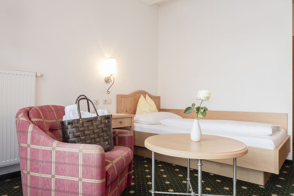 Deluxe Single Room