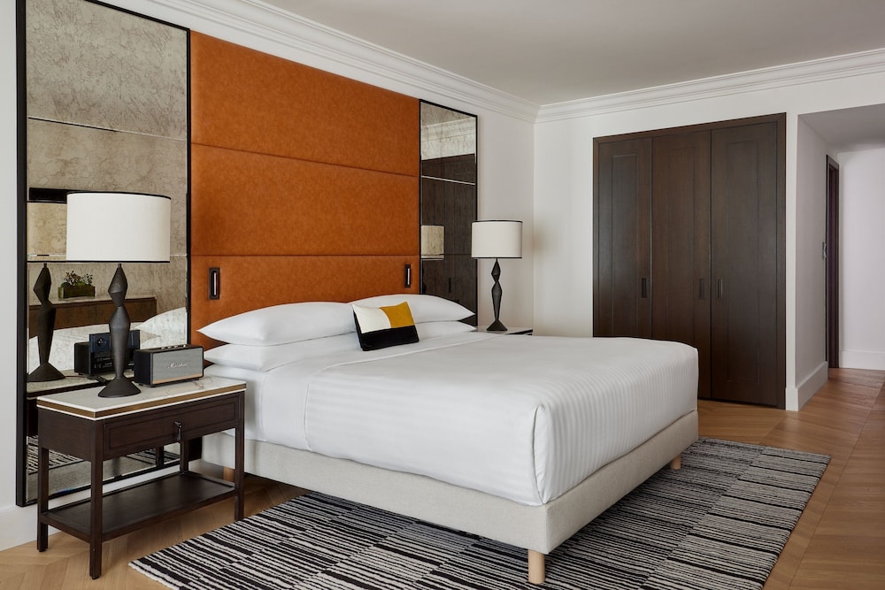 Parisian Junior Suite