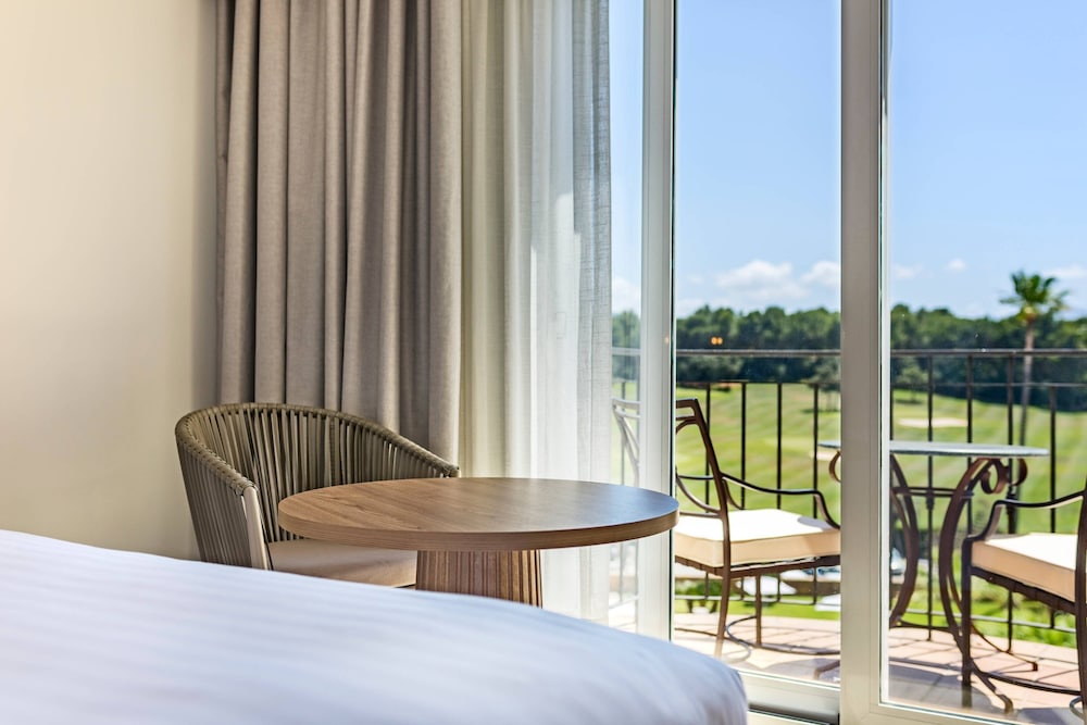 Superior Room, 1 King Bed, Resort View (Balcony)