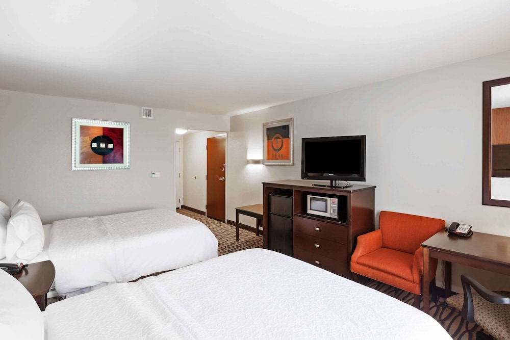 Room, 2 Queen Beds - Photo 2