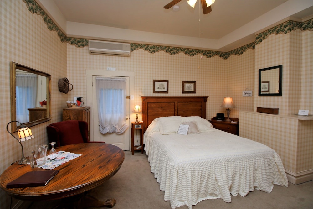 Yosemite Suite - Pet Friendly photo 3