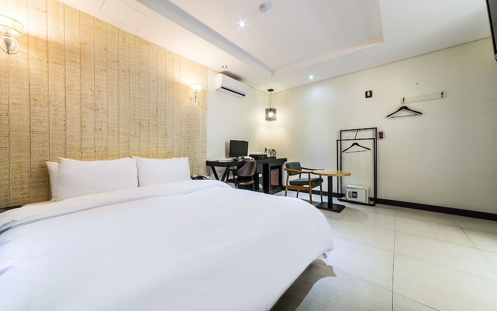 Room (Standard room) - Photo 6