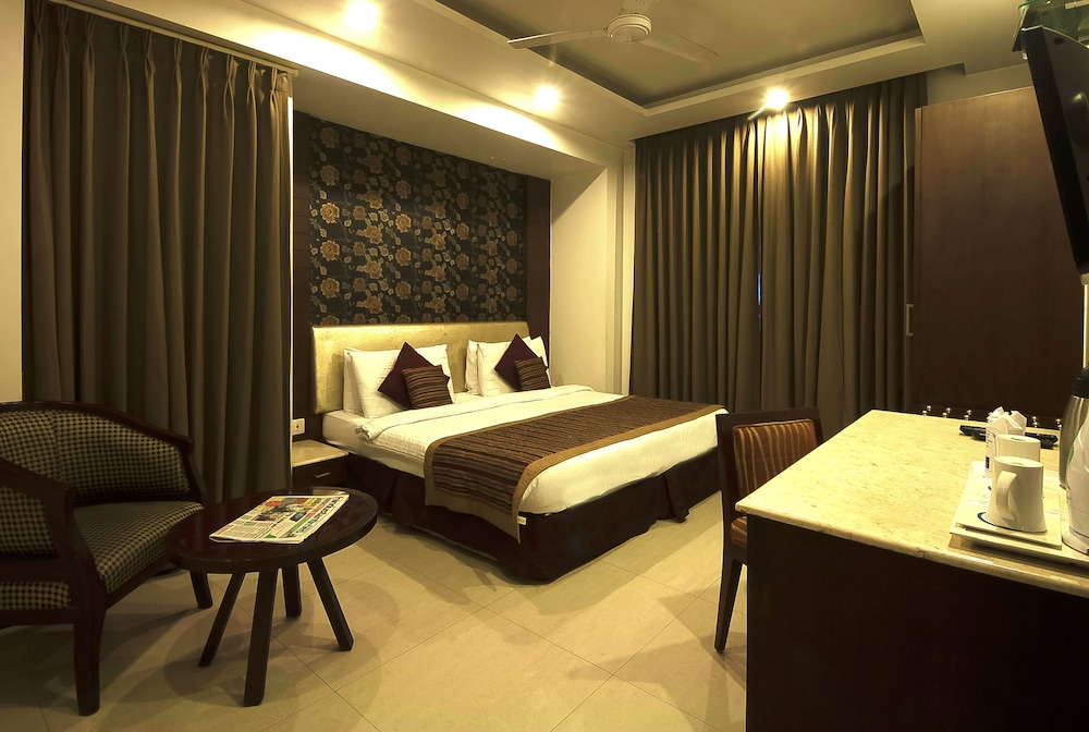 Deluxe Double or Twin Room, 1 King Bed