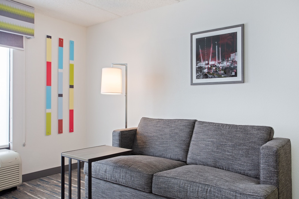 Studio Suite Two Queens