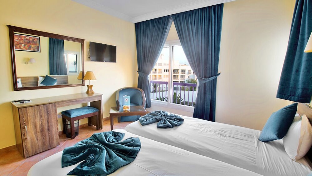 City Double or Twin Room, Balcony, City View photo 2