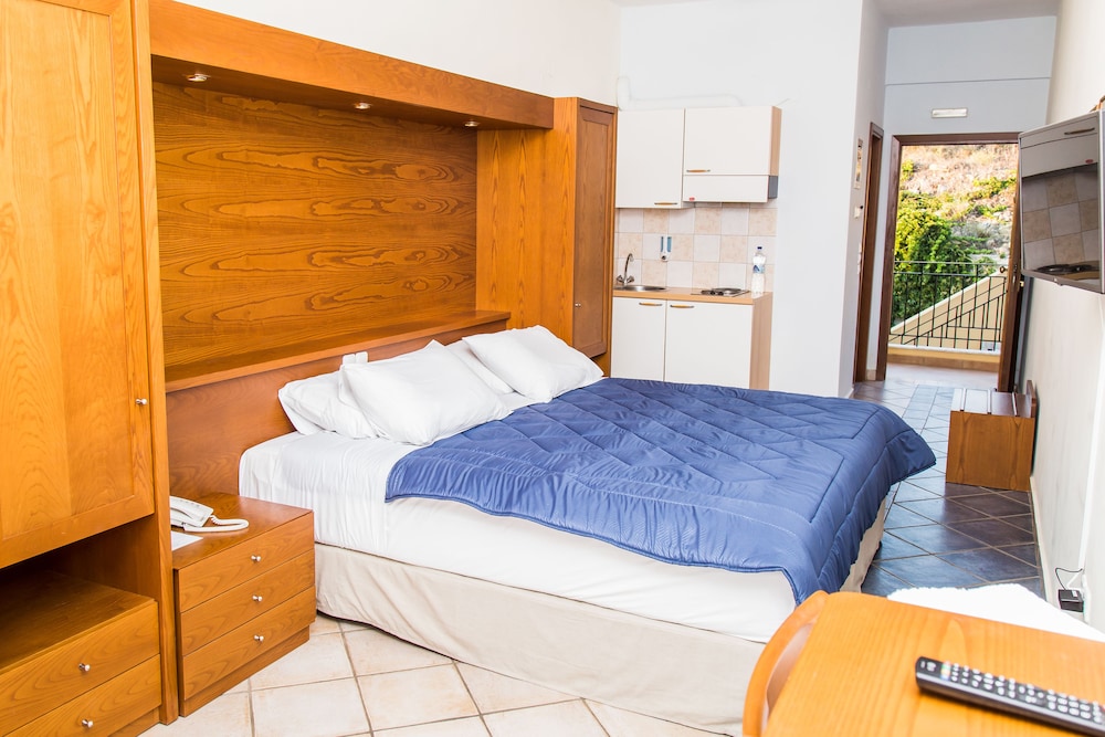 One Bedroom Apartment, Sea View photo 1