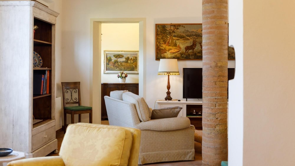 Villa photo 3