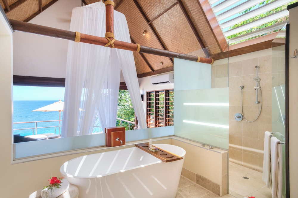 Lagoon Plunge Pool Bungalow with All Meals photo 3