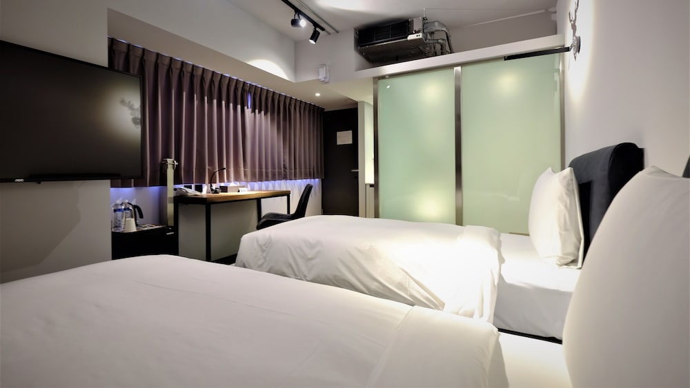 Standard Twin Room, 2 Twin Beds - Photo 2