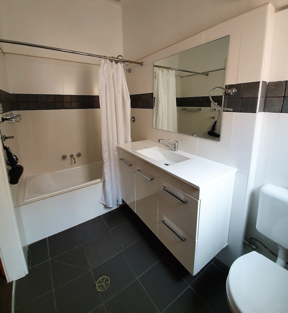 Double Room 18 Top Floor (Stair Access Only) photo 2