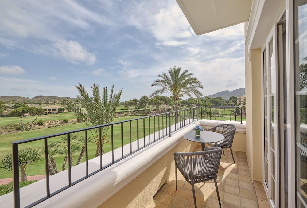 Panoramic Room, 2 Twin Beds (Top Floor, Grand Club Access)
