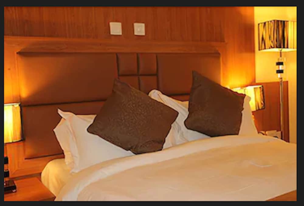 Royal Room, 1 Queen Bed photo 1