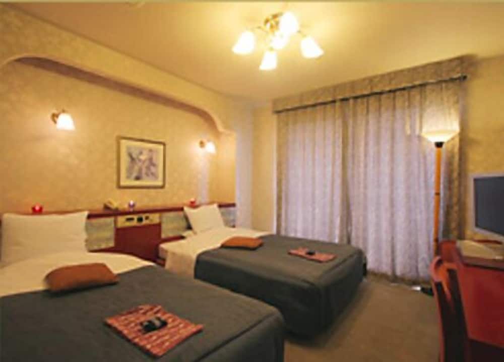 Twin Room, 2 Bedrooms photo 2