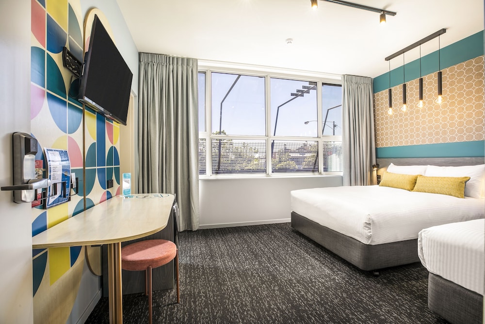 Studio Queen and Single with Ensuite