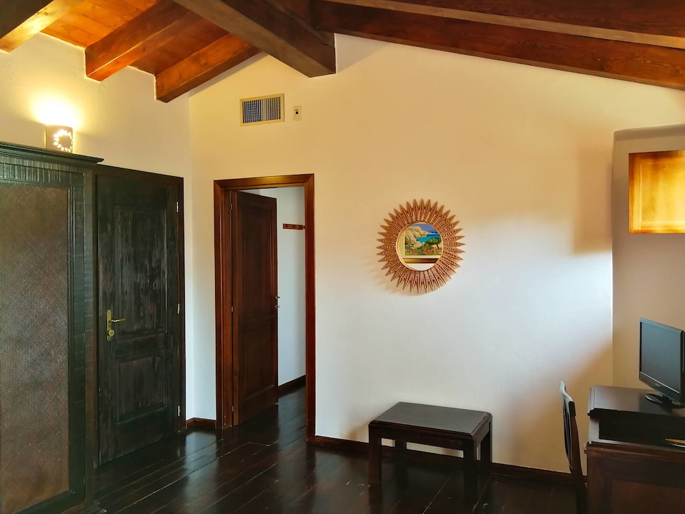 Double Room - Photo 9