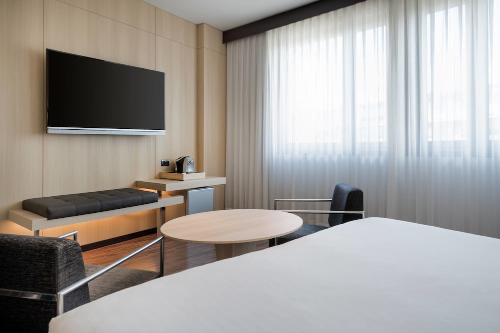 Standard Room, 1 Queen Bed
