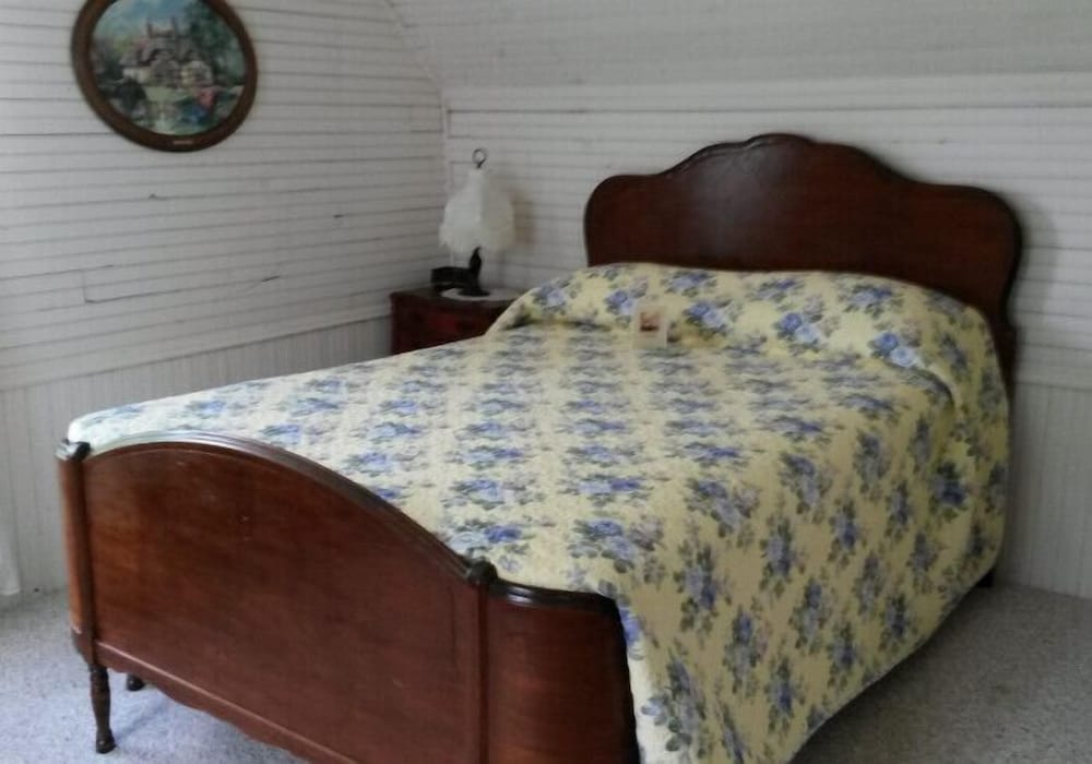 The Amy Lea Room