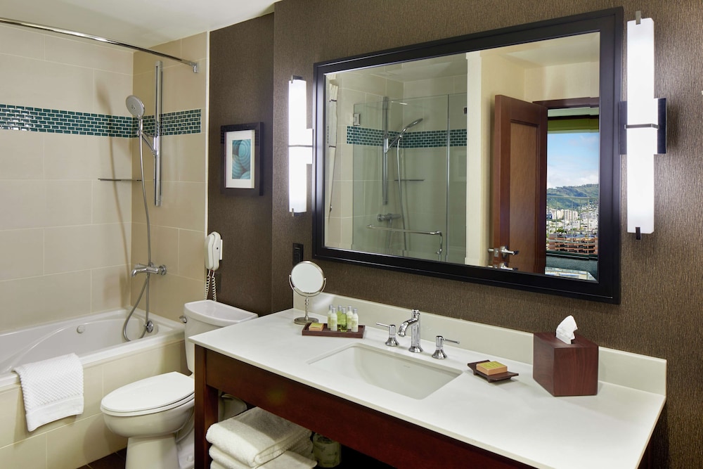 Room, 1 King Bed (Park Ocean View) - Photo 8