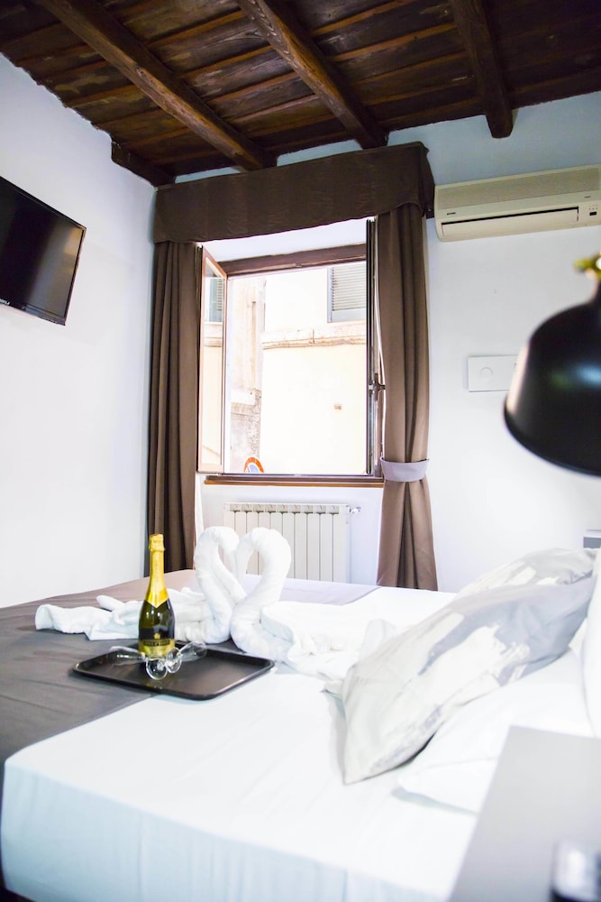 Deluxe Room, Kitchenette photo 2
