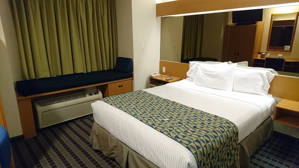 Room, Accessible - Photo 5