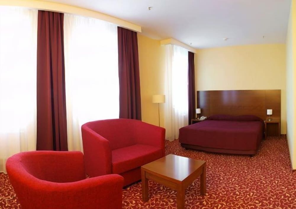 Standard Room, 1 King Bed photo 1