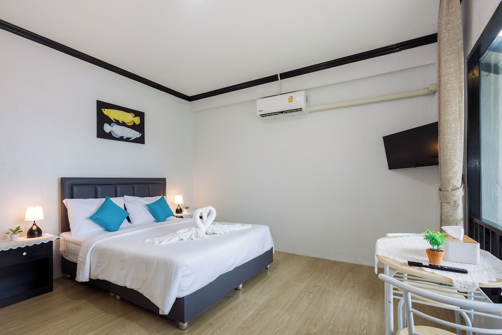 Superior Double Room, Pool View