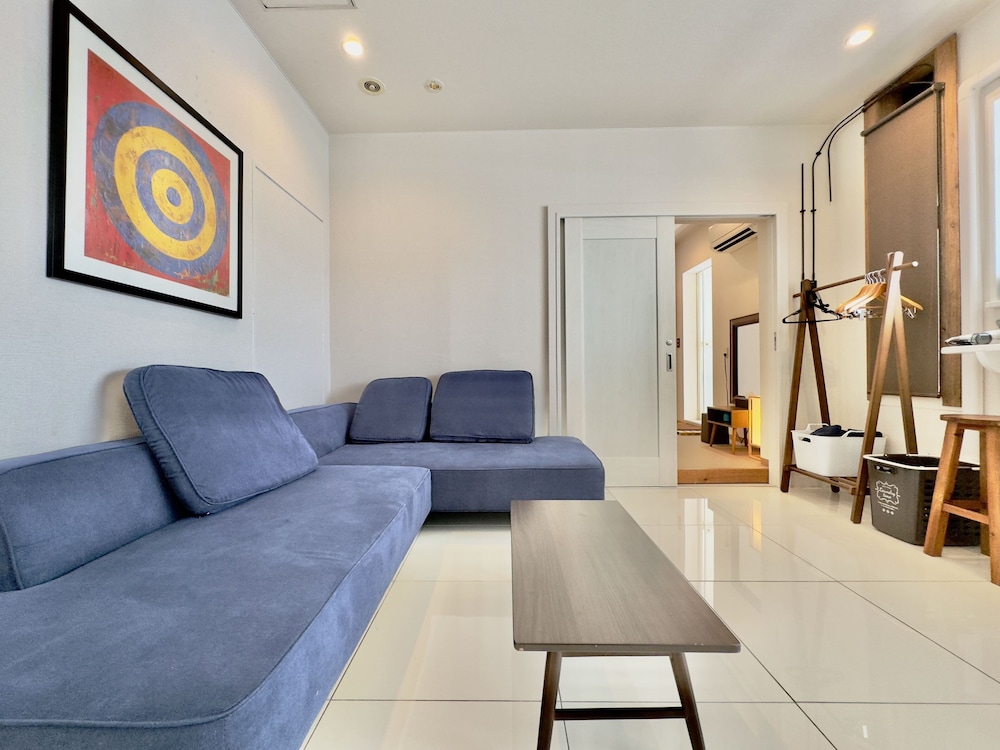 Economy Condo, Beachfront photo 2