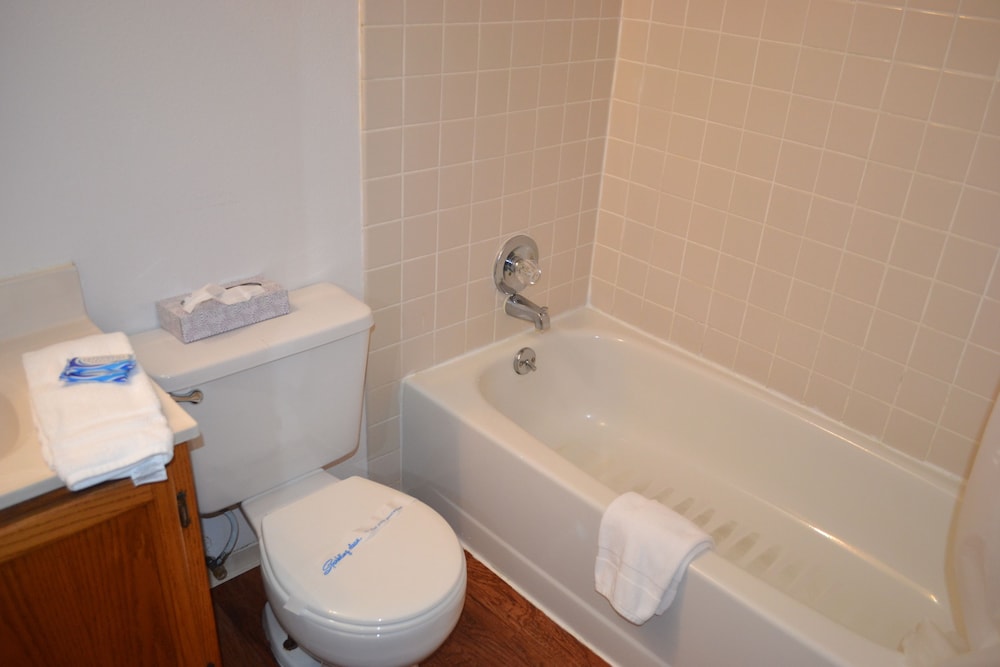 Standard Suite, 1 Bedroom, Partial Ocean View