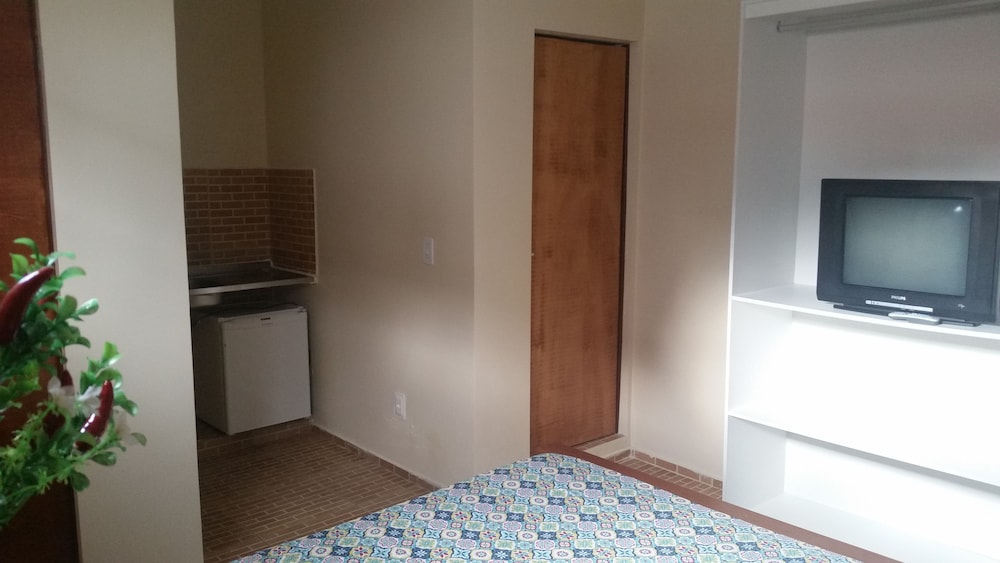 Suite D photo 1