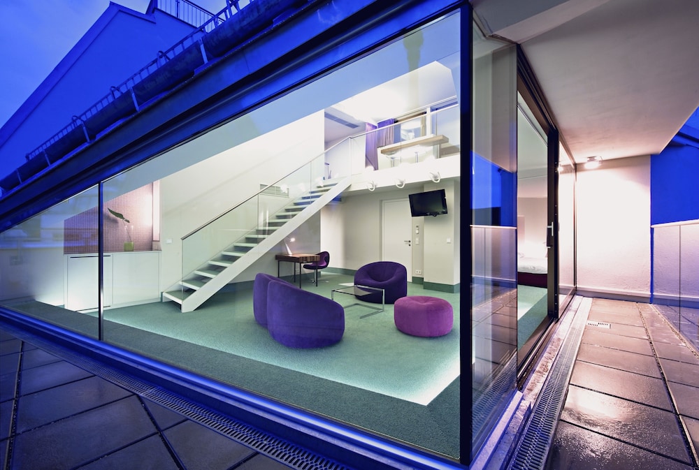 Studio Suite, City View (Penthouse)