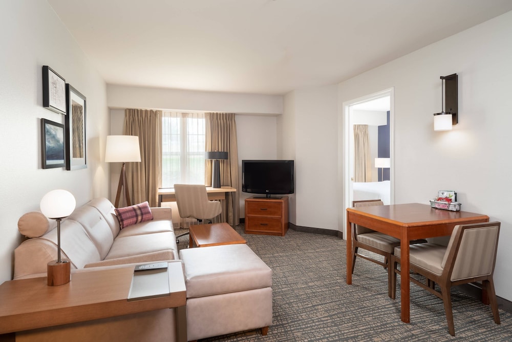 Suite, 1 Bedroom - Photo 1