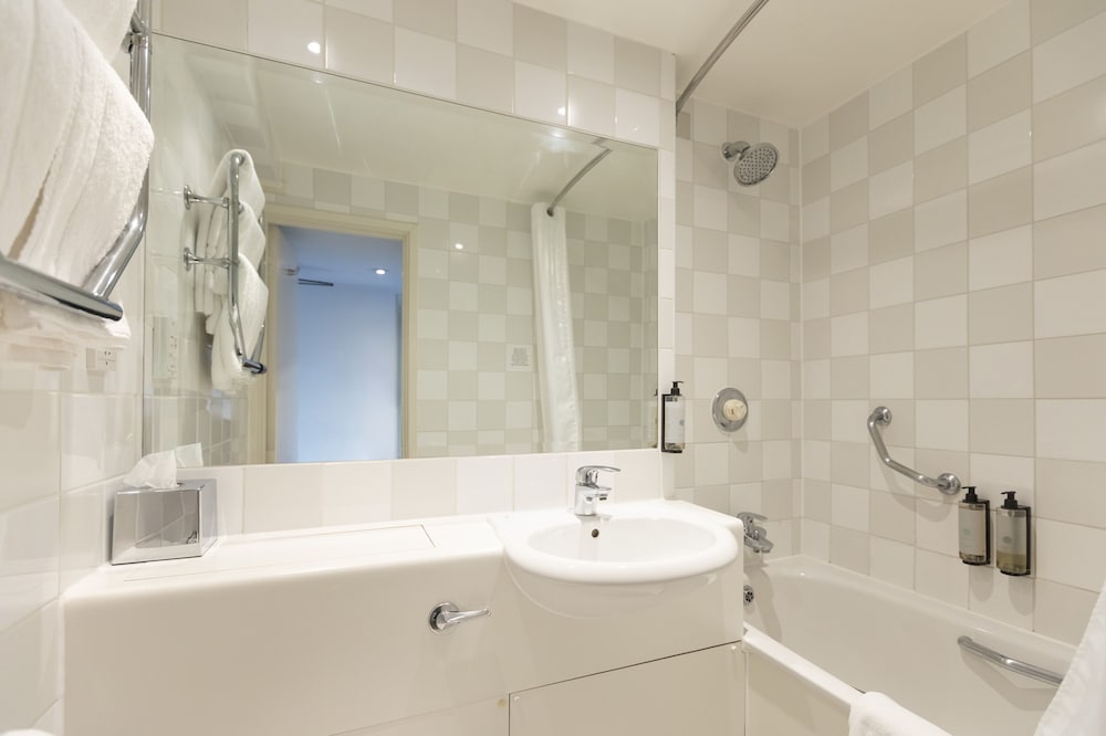 Standard Room, 2 Twin Beds - Photo 9