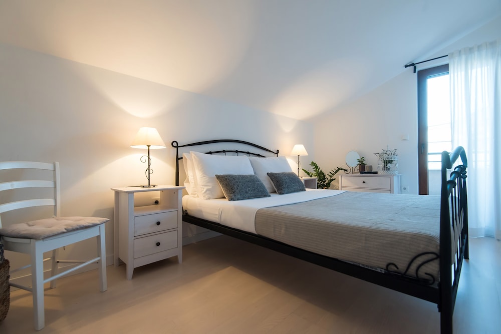 Design Apartment, 1 Bedroom, Sea View (Top Floor) photo 1
