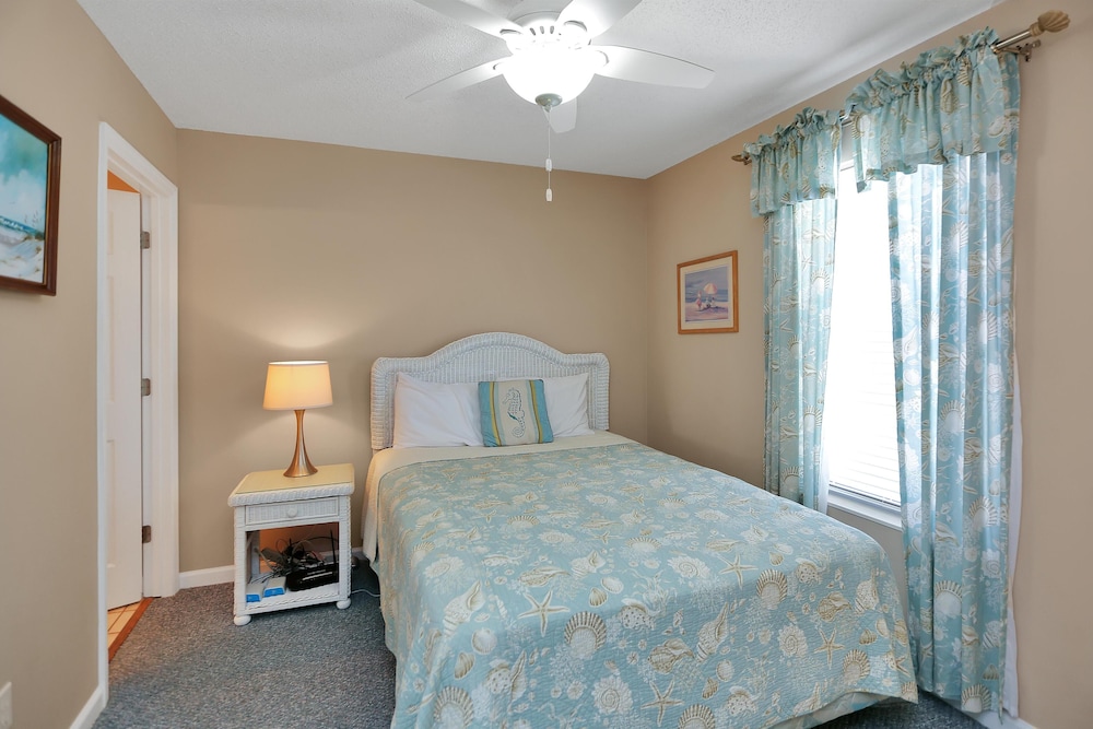 Townhome, Multiple Beds (Pelican Landing 3) photo 1