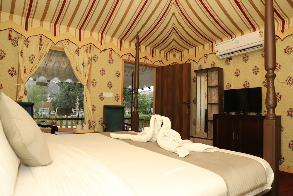 Deluxe Tent - Photo 9