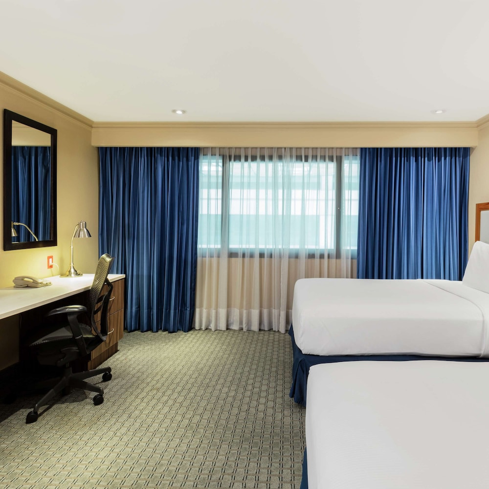 Room, 2 Double Beds (Airstrip view)