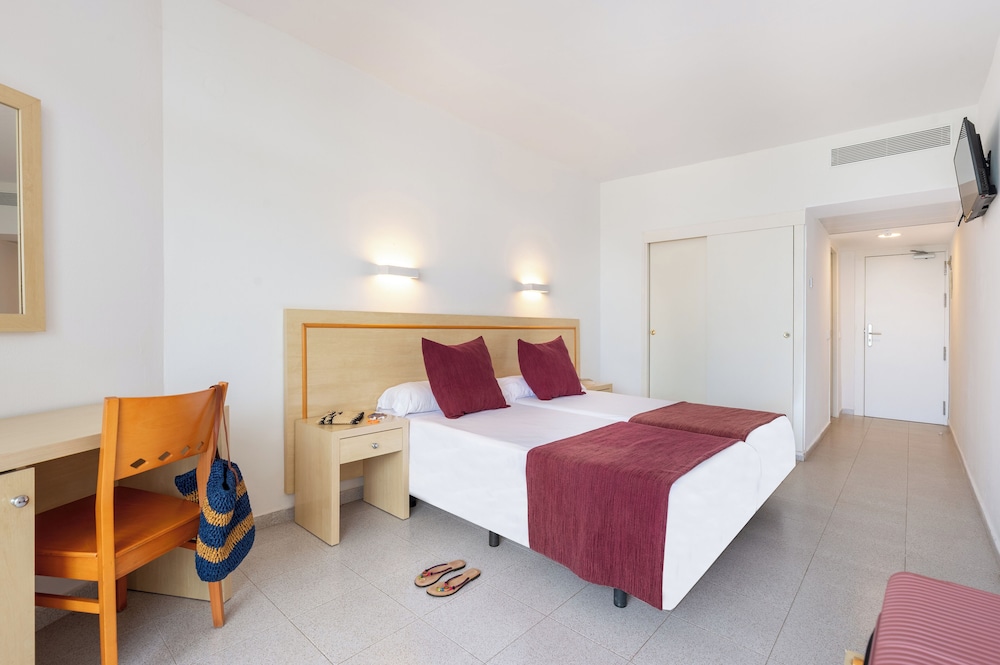 Double Room (3 adults) - Photo 6