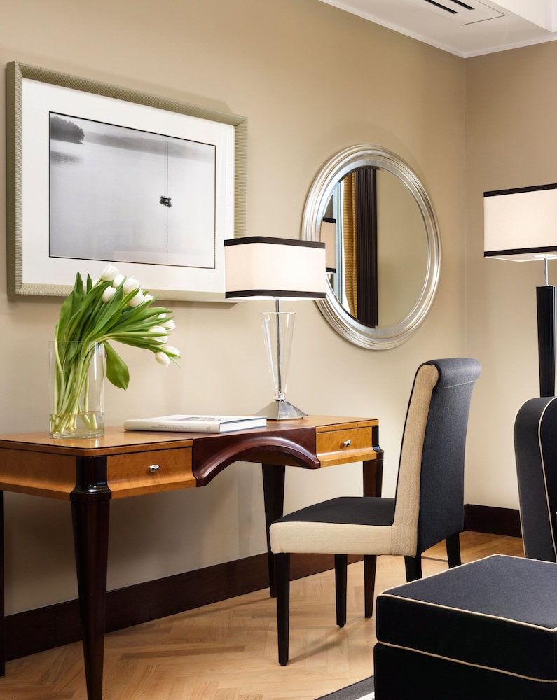 Suite - Photo 2