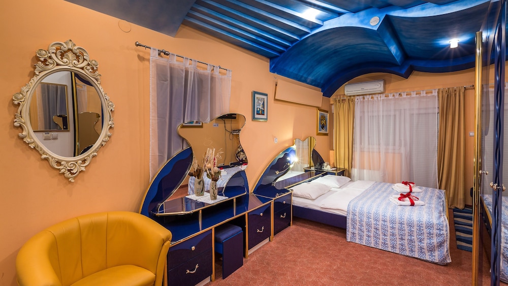 Romantic Suite photo 2