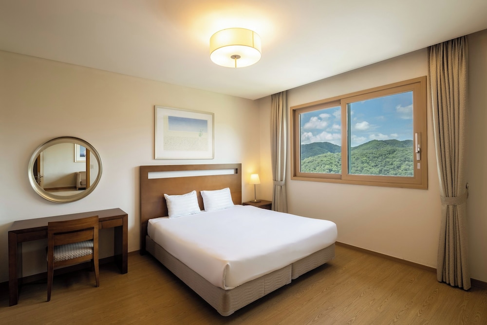 48PY Double Bed photo 1