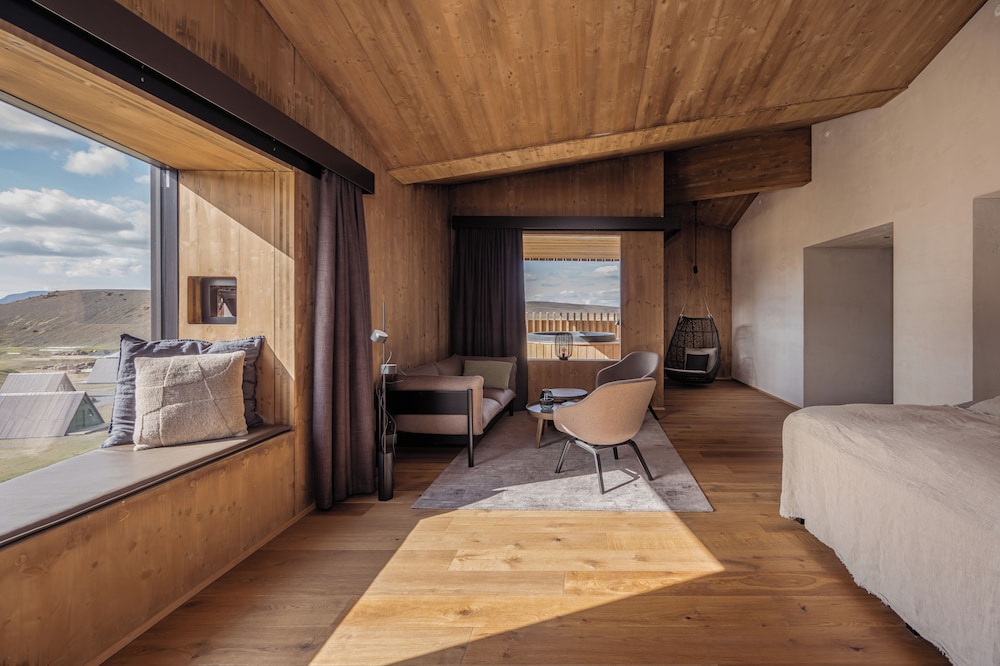 Highland Base Suite photo 1