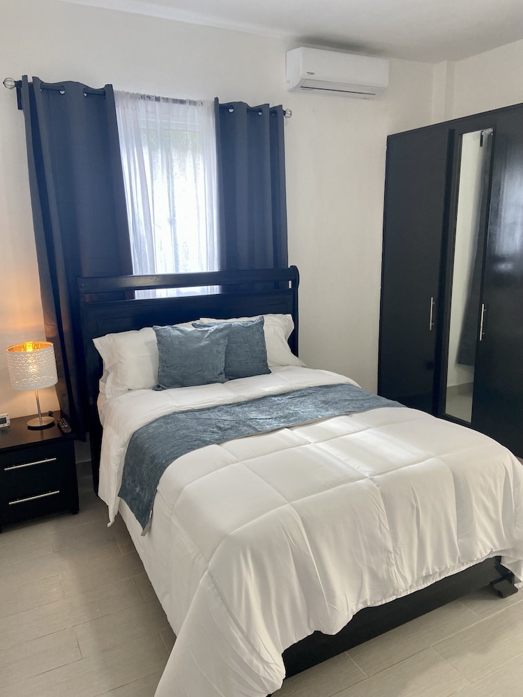 Family Suite, 2 Bedrooms, Pool View photo 1