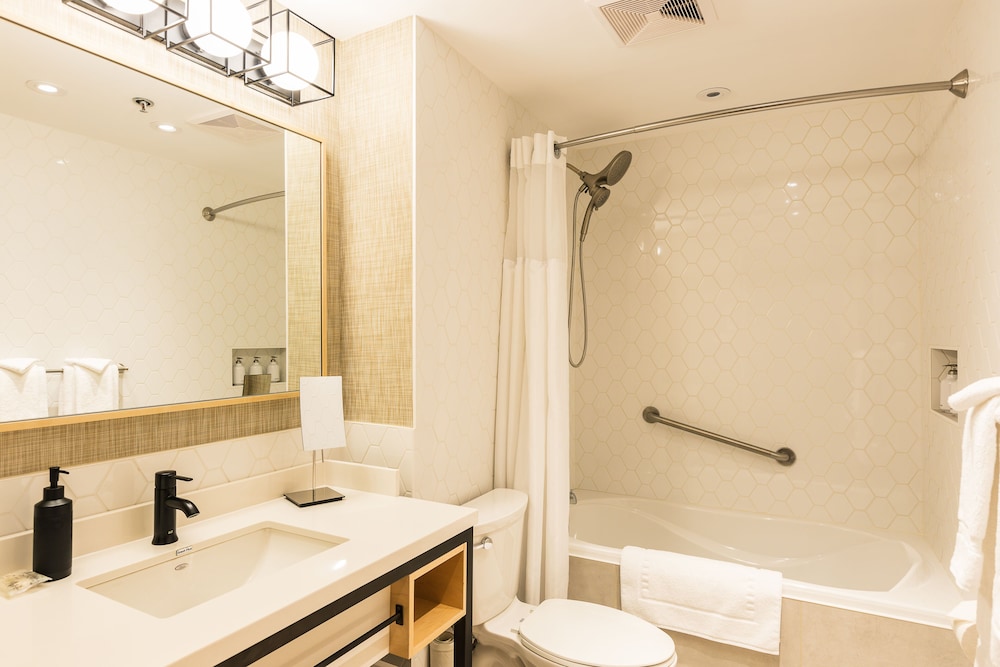 Comfort Room, 2 Queen Beds, Kitchenette photo 3