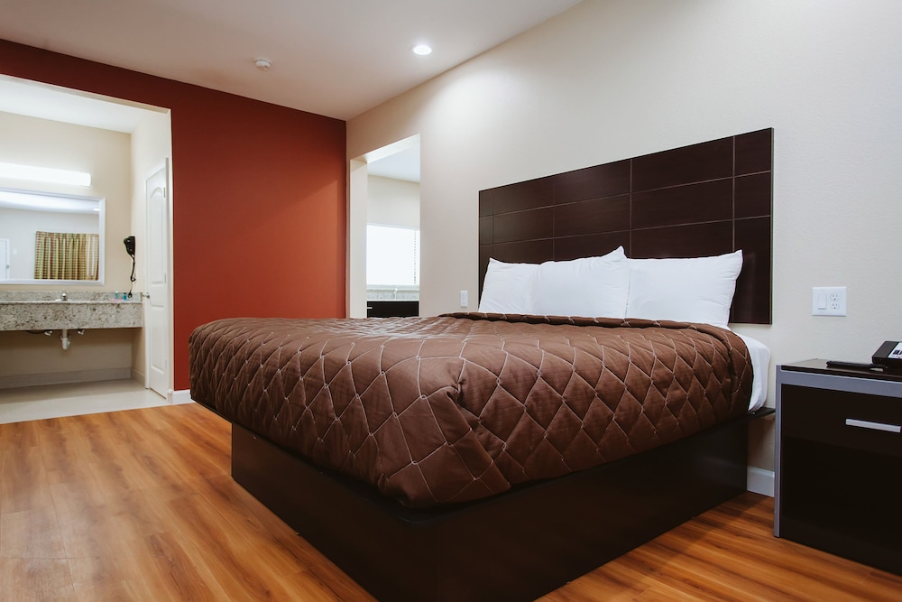 Room, 1 King Bed, Non Smoking