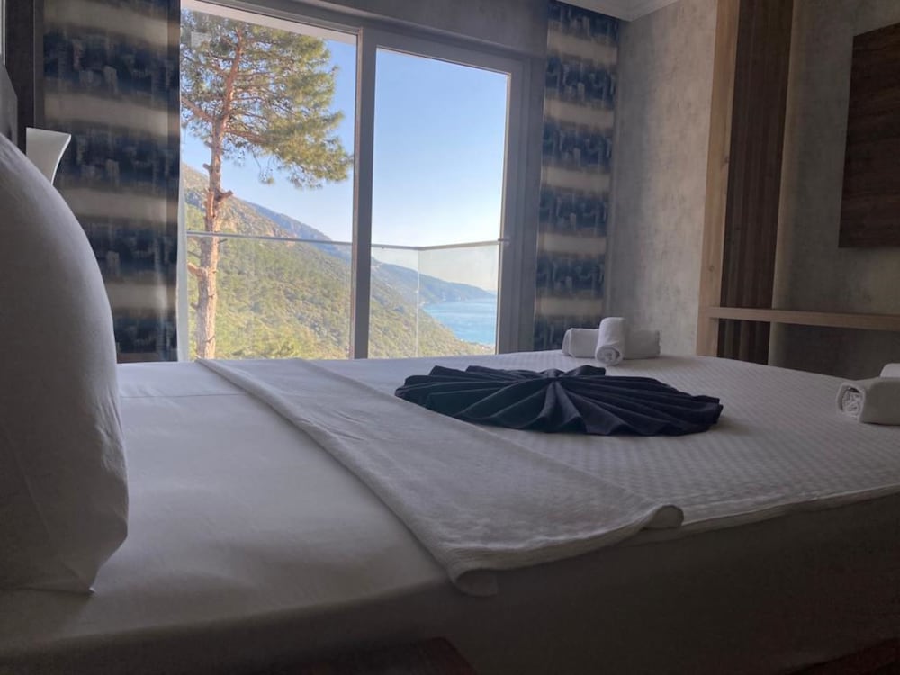 Standard Room with Sea View - Photo 3