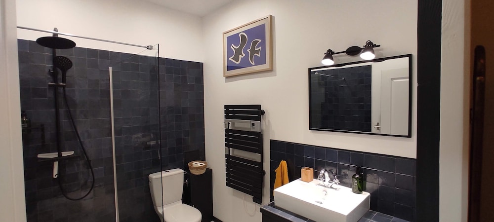 Comfort Room photo 2