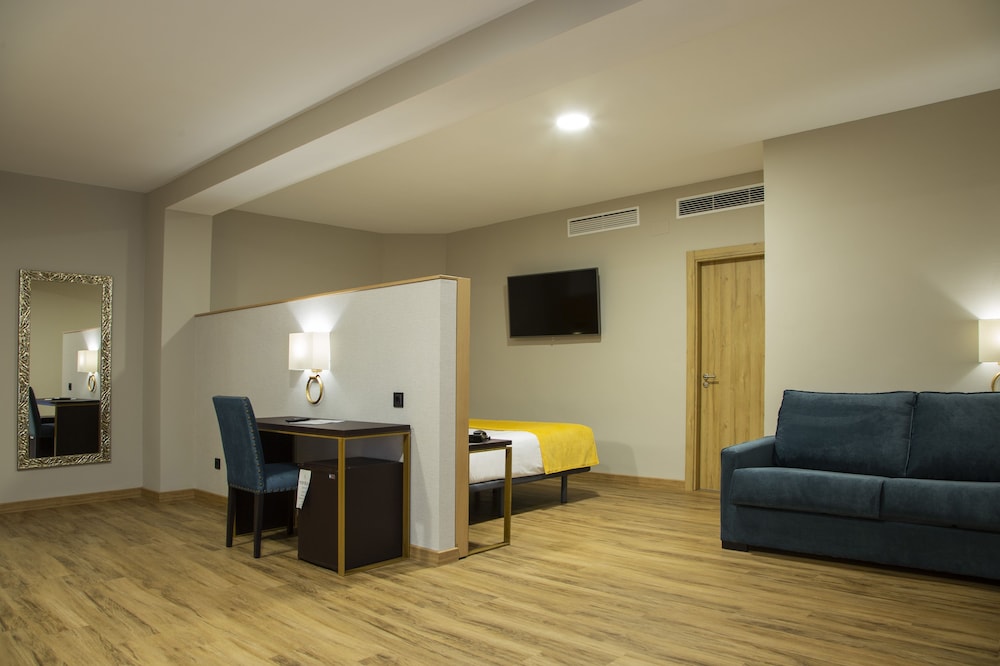 Superior Double Room - Photo 2